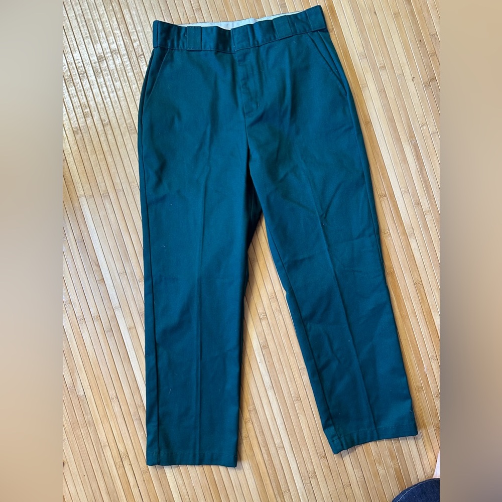 DICKIES Dark green women’s pants   ✦ Size: 6 ✦ Dickies from Urban Outfitters
